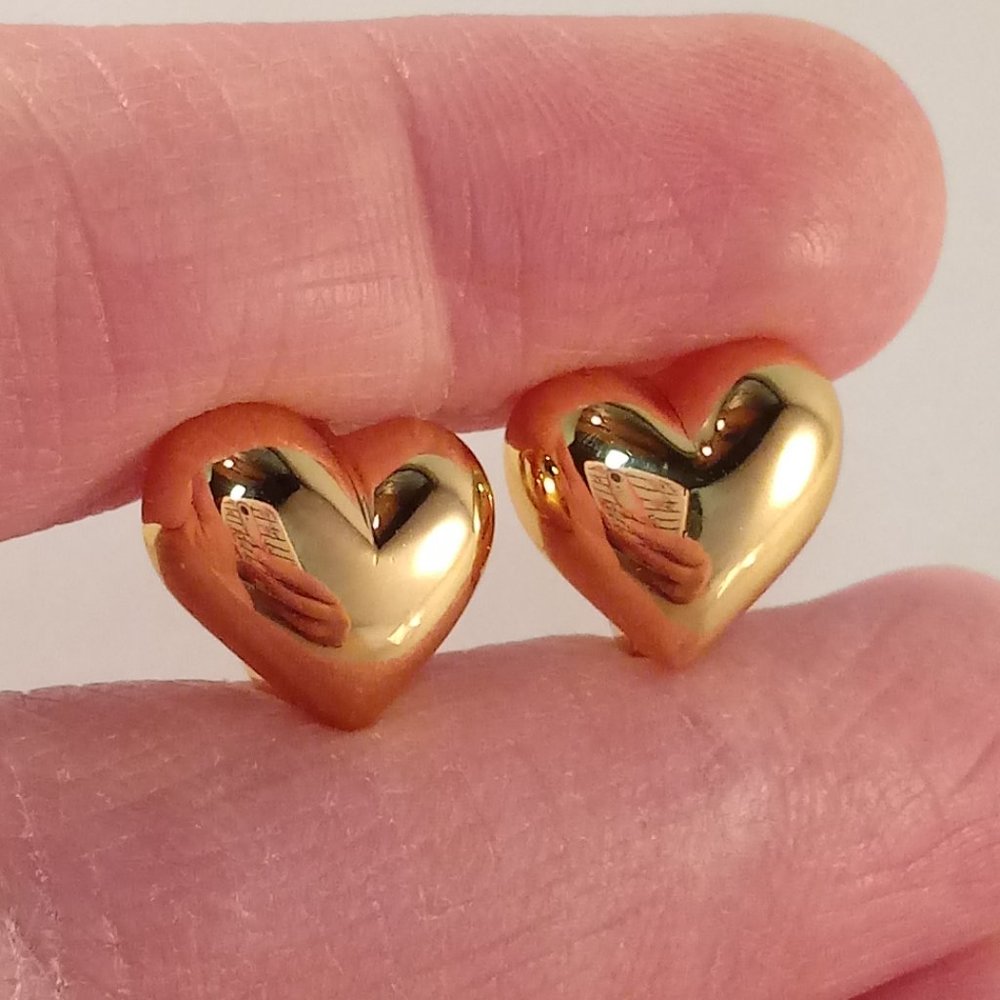 18K Yellow Gold Filled Small Smooth Heart Hoop Huggie Earrings Party Gift - Picture 2 of 3